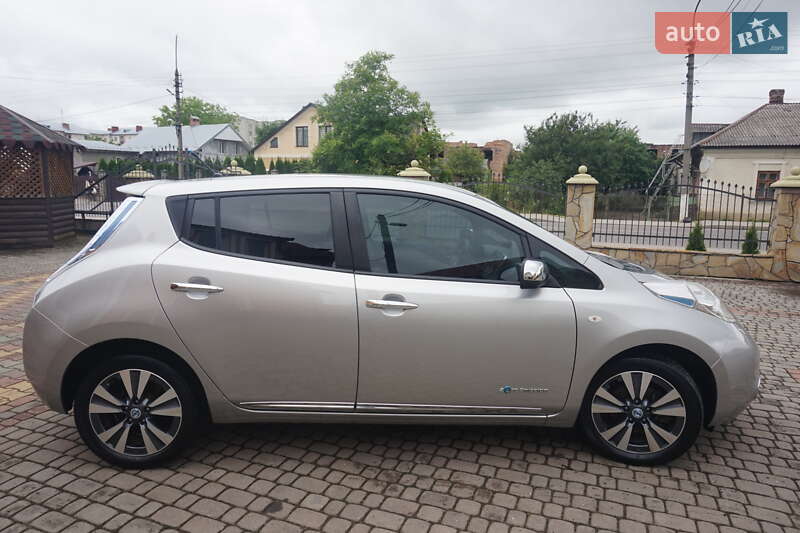 Хетчбек Nissan Leaf 2014 в Самборі