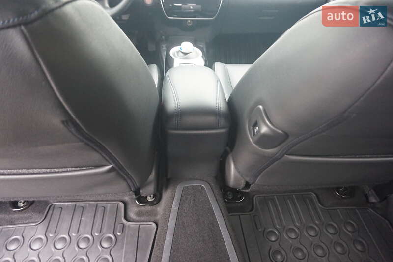 Хетчбек Nissan Leaf 2014 в Самборі