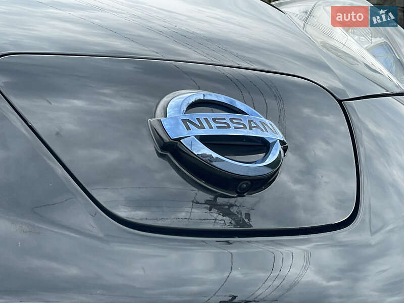 Хэтчбек Nissan Leaf 2015 в Ровно