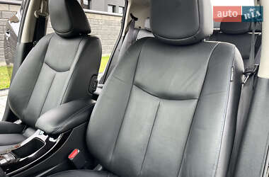 Хэтчбек Nissan Leaf 2015 в 
