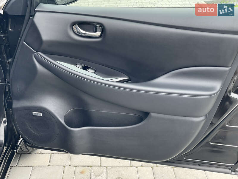 Хэтчбек Nissan Leaf 2015 в Ровно