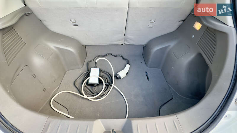 Хэтчбек Nissan Leaf 2013 в Черкассах