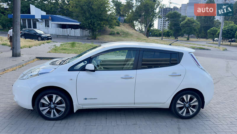 Хэтчбек Nissan Leaf 2013 в Черкассах