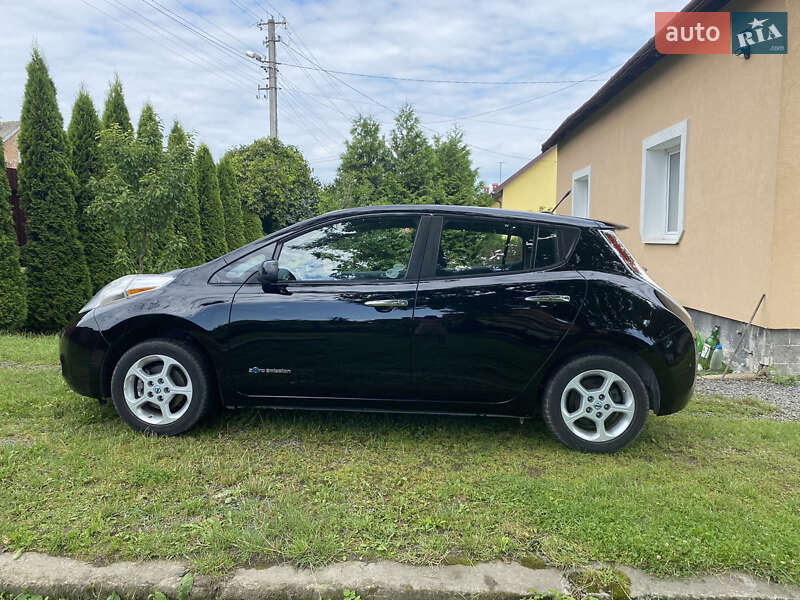 Хэтчбек Nissan Leaf 2013 в Львове