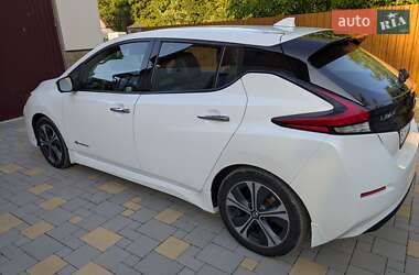 Хэтчбек Nissan Leaf 2018 в 