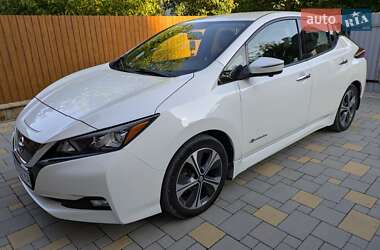 Хэтчбек Nissan Leaf 2018 в 