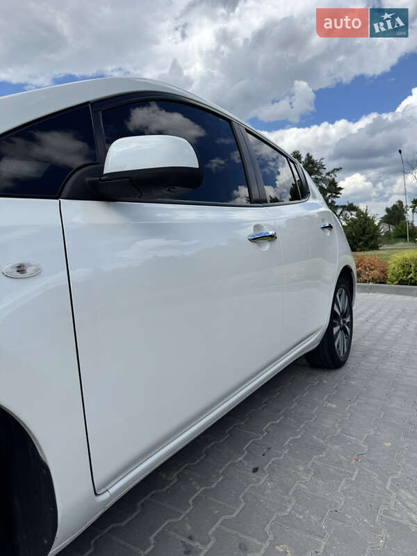 Хэтчбек Nissan Leaf 2017 в Луцке