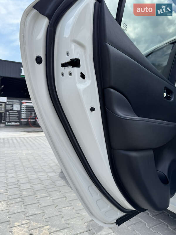 Хэтчбек Nissan Leaf 2017 в Луцке