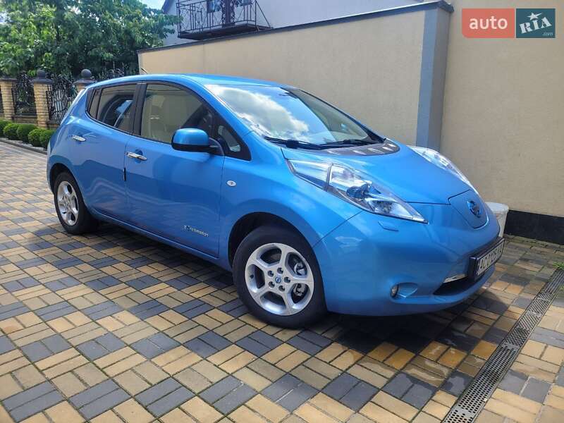 Хэтчбек Nissan Leaf 2012 в Луцке