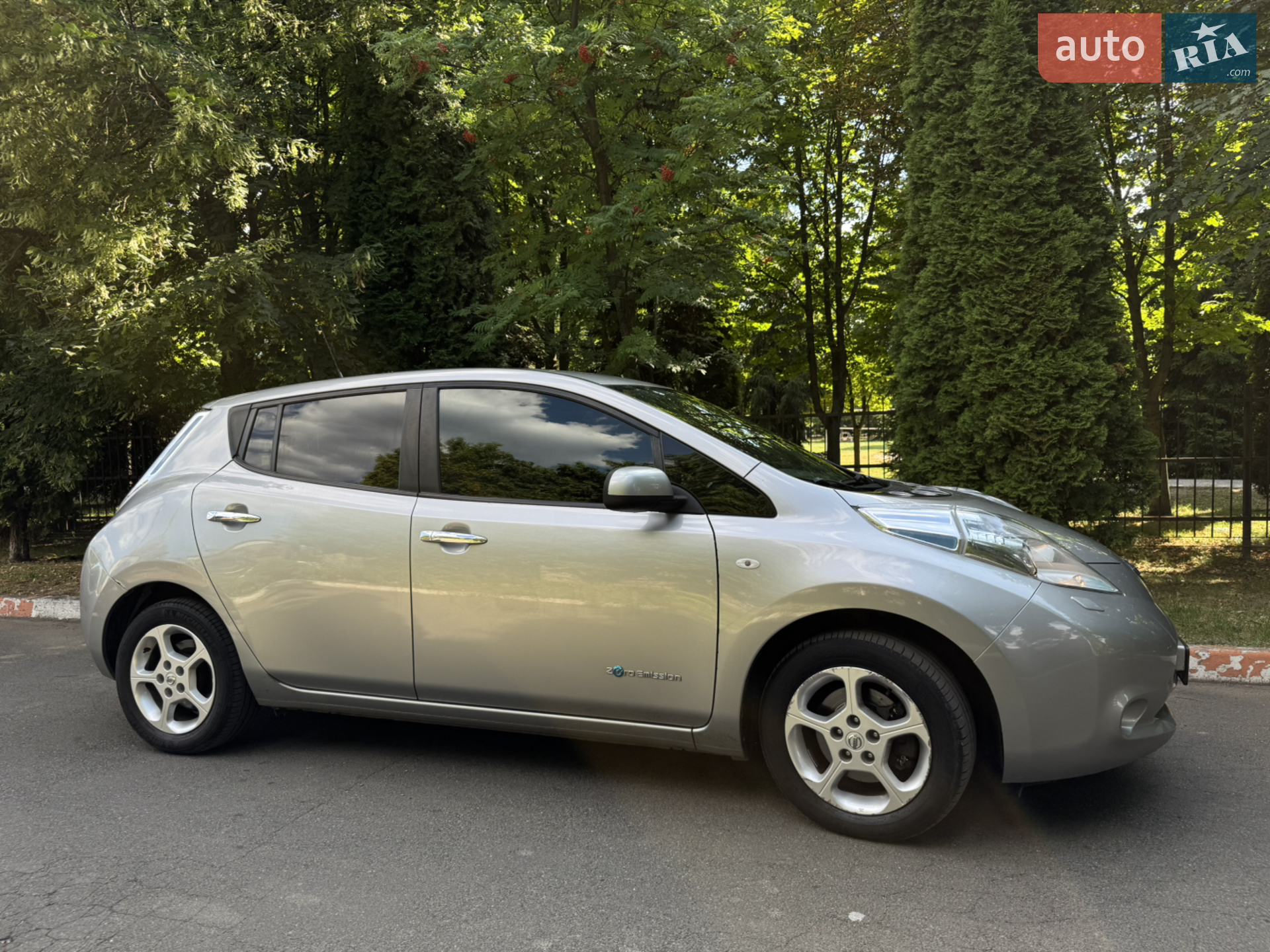 2016 Nissan Leaf - мініатюра 10