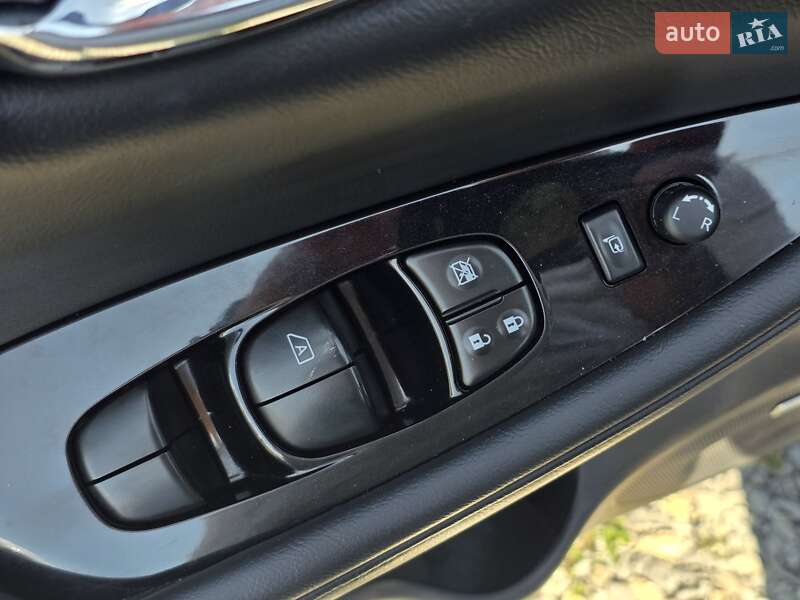 Хэтчбек Nissan Leaf 2015 в Тернополе