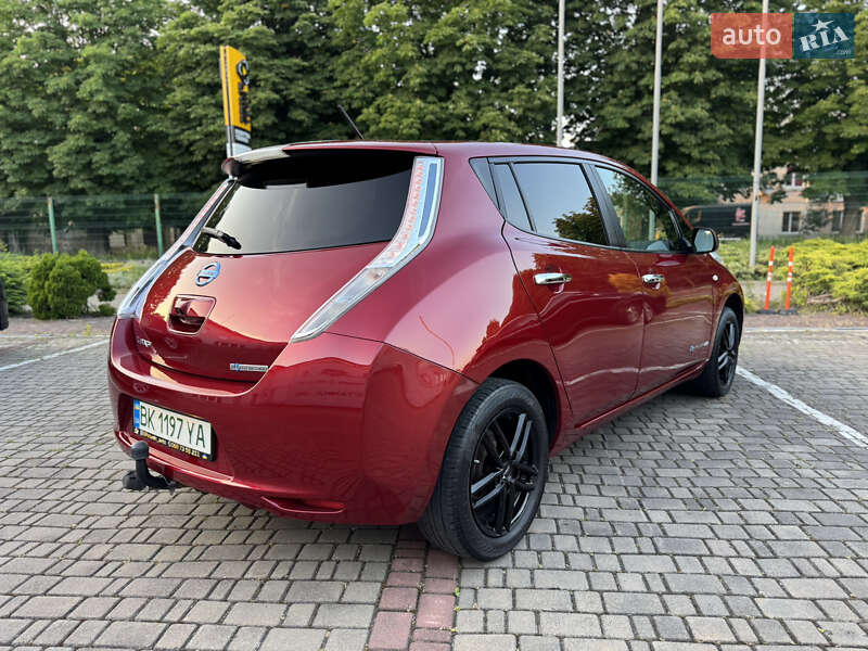 Хэтчбек Nissan Leaf 2015 в Луцке