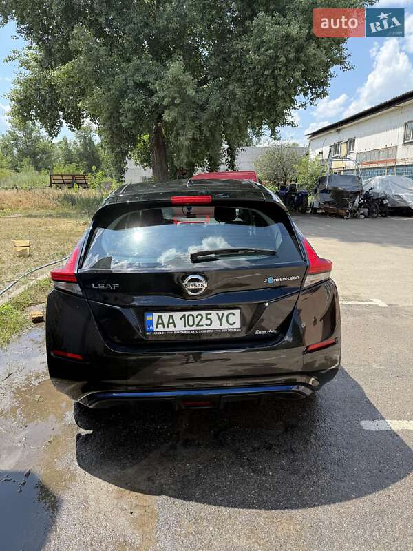 Хэтчбек Nissan Leaf 2019 в Киеве