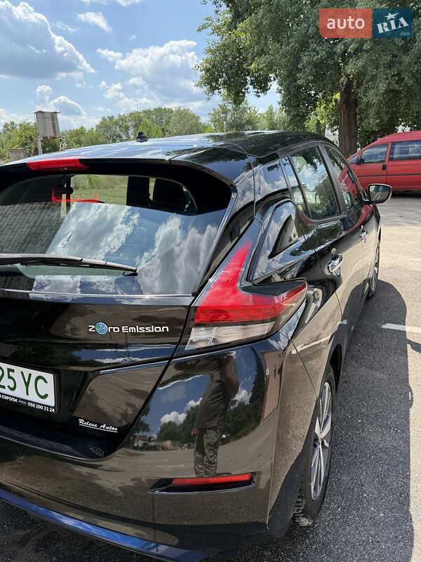 Хэтчбек Nissan Leaf 2019 в Киеве