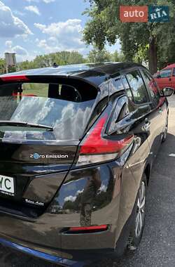 Хэтчбек Nissan Leaf 2019 в 