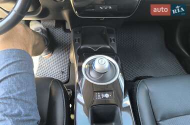 Хэтчбек Nissan Leaf 2016 в 