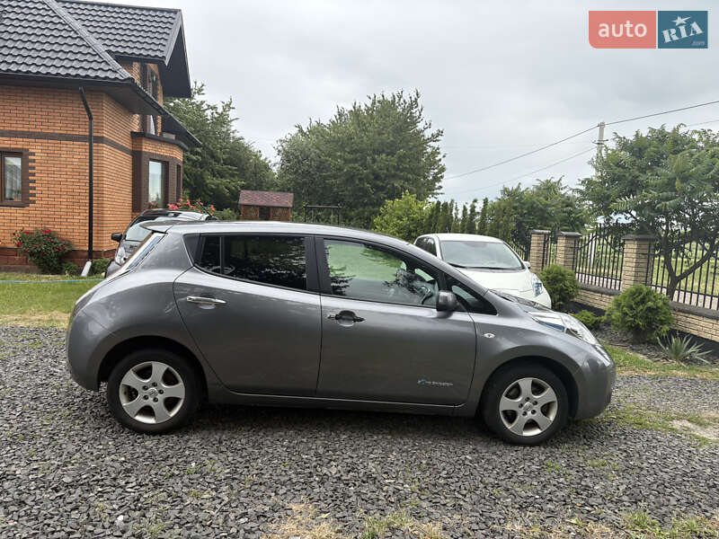 Хэтчбек Nissan Leaf 2014 в Луцке