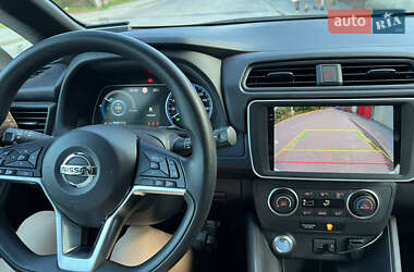 Хэтчбек Nissan Leaf 2021 в 