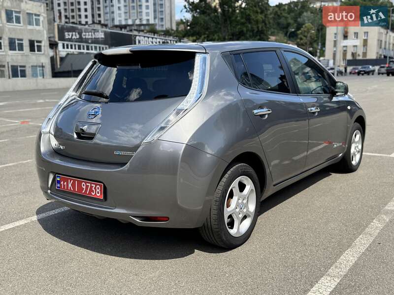 Хетчбек Nissan Leaf 2014 в Києві