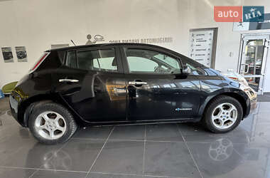 Хэтчбек Nissan Leaf 2013 в 