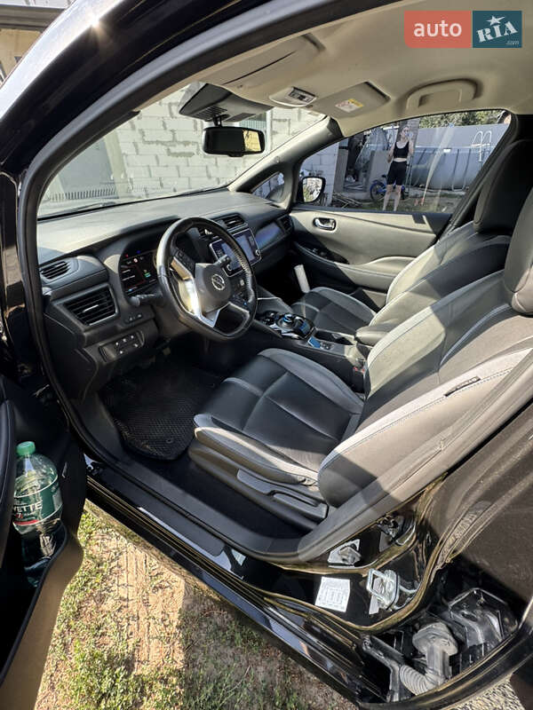 Хэтчбек Nissan Leaf 2019 в Днепре