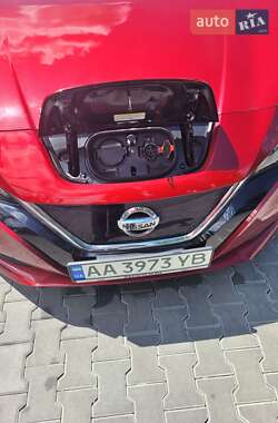 Хэтчбек Nissan Leaf 2019 в Киеве