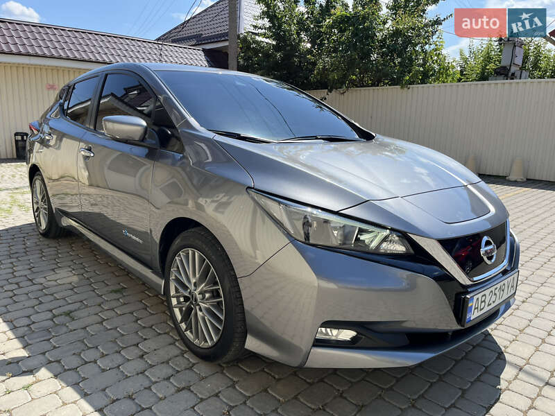 Хэтчбек Nissan Leaf 2019 в 