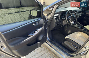 Хэтчбек Nissan Leaf 2019 в 