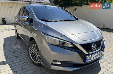 Хэтчбек Nissan Leaf 2019 в 