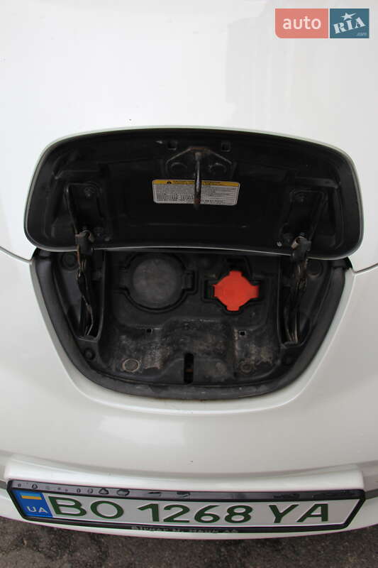 Хетчбек Nissan Leaf 2014 в Тернополі