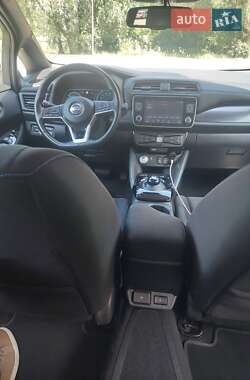 Хэтчбек Nissan Leaf 2020 в 