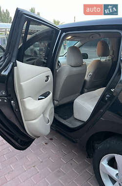 Хетчбек Nissan Leaf 2012 в 