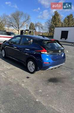 Хетчбек Nissan Leaf 2024 в Дубні