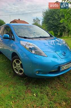 Хетчбек Nissan Leaf 2012 в Комарному