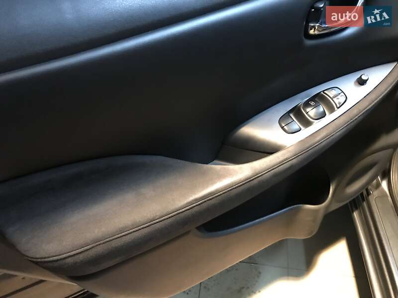 Хетчбек Nissan Leaf 2014 в Одесі