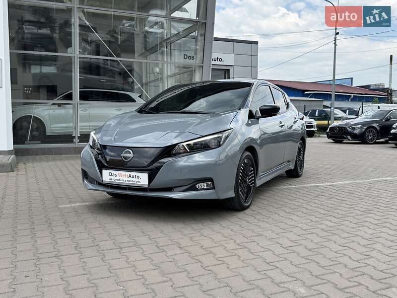 Хэтчбек Nissan Leaf 2022 в 