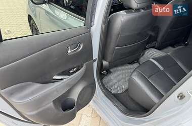 Хэтчбек Nissan Leaf 2022 в 