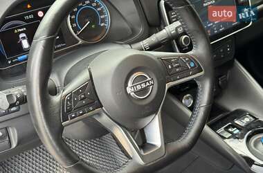 Хэтчбек Nissan Leaf 2022 в 
