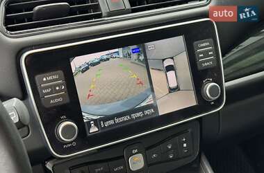 Хэтчбек Nissan Leaf 2022 в 