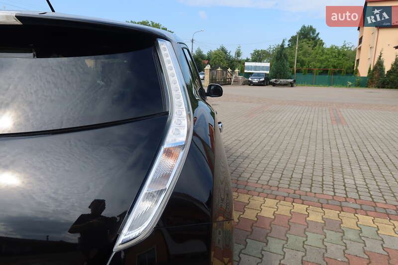 Хэтчбек Nissan Leaf 2013 в Самборе