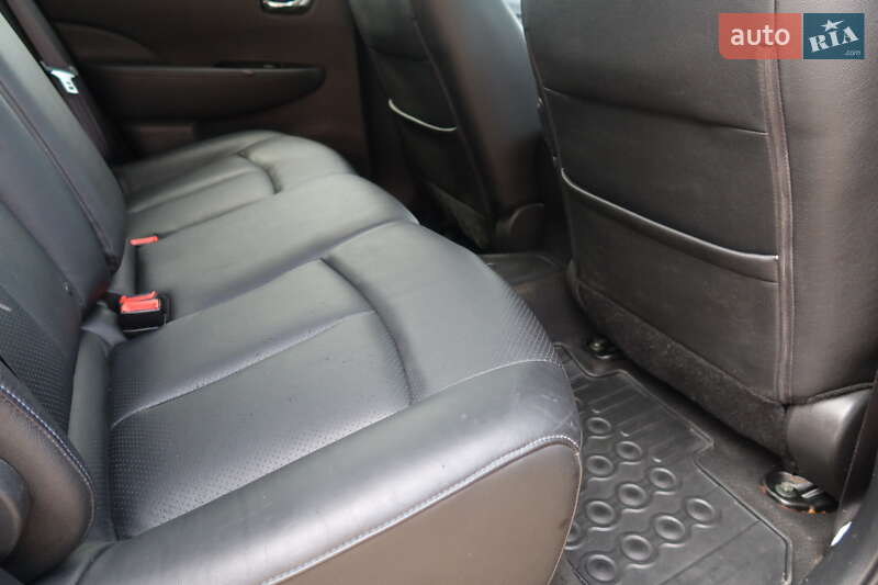 Хэтчбек Nissan Leaf 2013 в Самборе