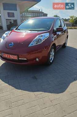Хетчбек Nissan Leaf 2015 в Запоріжжі