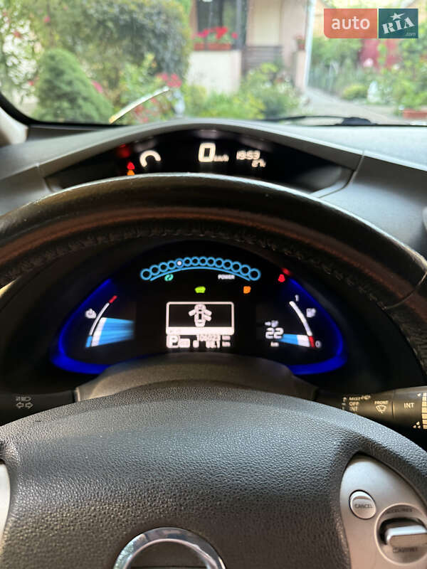 Хэтчбек Nissan Leaf 2015 в Виннице