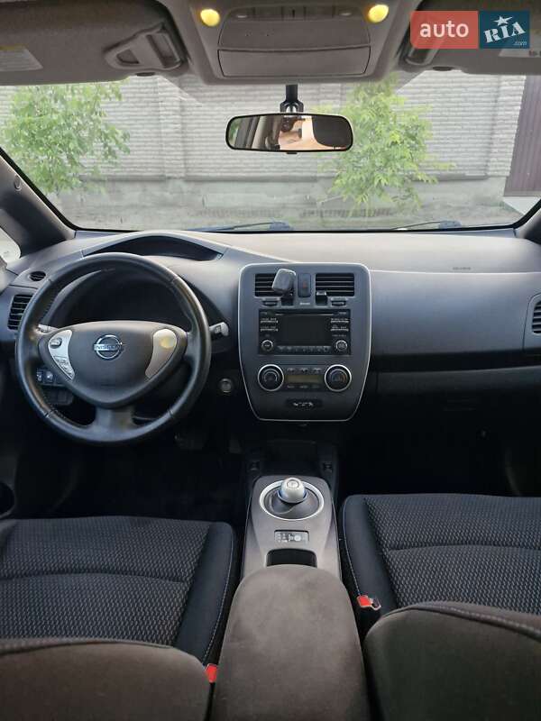 Хэтчбек Nissan Leaf 2013 в Киеве