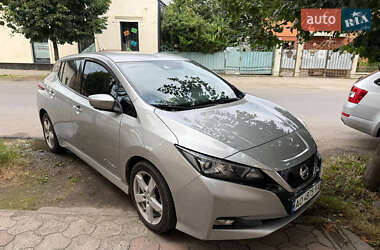 Хетчбек Nissan Leaf 2018 в Ужгороді