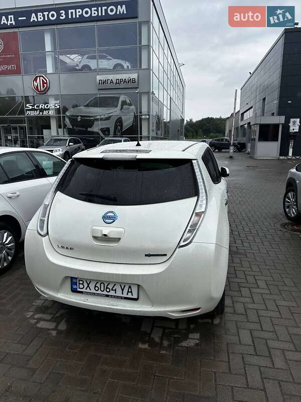 Хэтчбек Nissan Leaf 2017 в Хмельницком