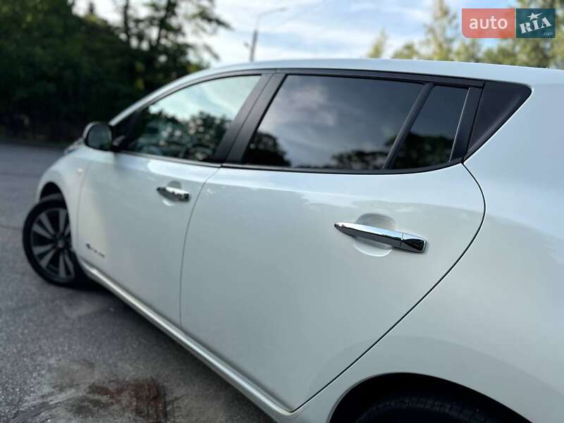 Хетчбек Nissan Leaf 2016 в Трускавці