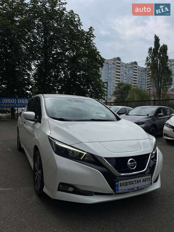 Хетчбек Nissan Leaf 2018 в Києві