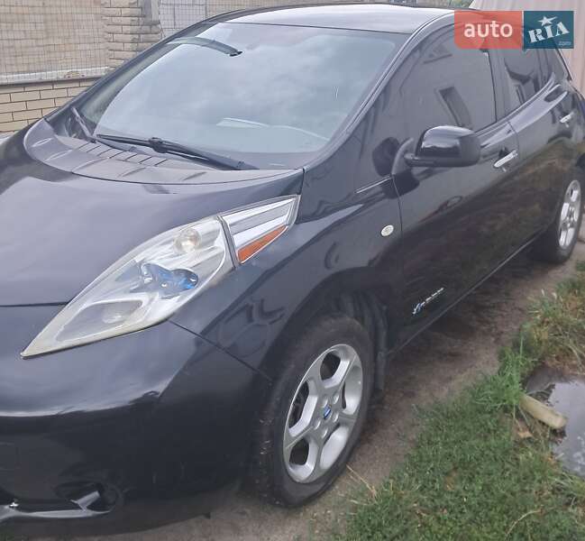 Хетчбек Nissan Leaf 2011 в Черкасах фото 3 Хетчбек Nissan Leaf 2011 в Черкасах