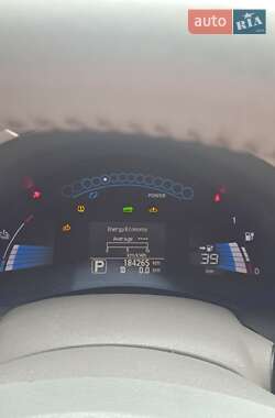 Хэтчбек Nissan Leaf 2011 в 